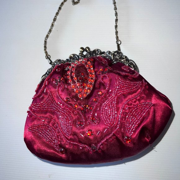 Red Vintage Style Clutch Wristlet Bag With Beads & Gems Detail - Picture 3 of 10